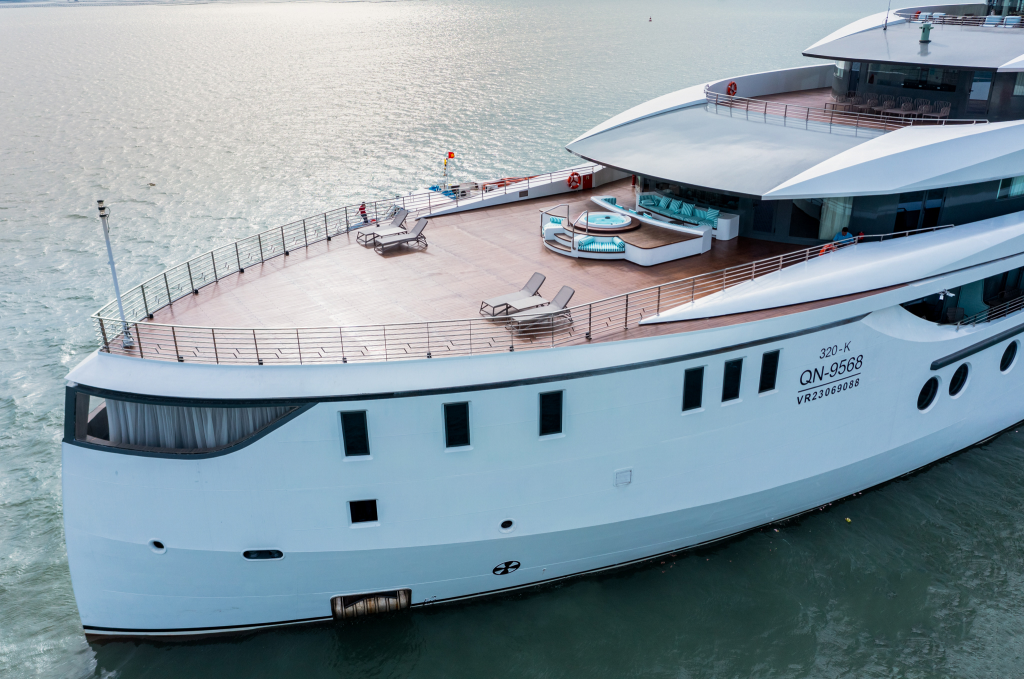 2-Day Halong Bay Seaplane and Cruise